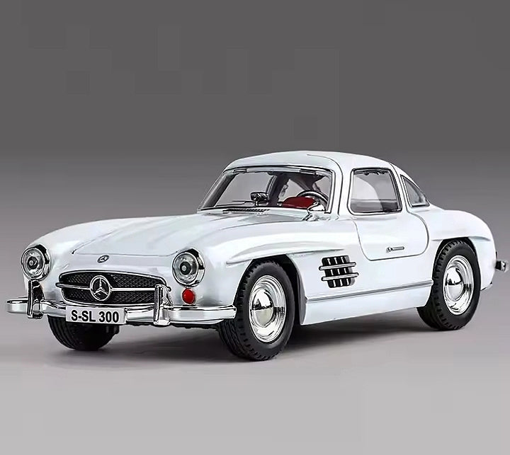 Mercedes-Benz 300SL 1:24 – Kolekcionarski Diecast Model sa Svetlima i Zvukom