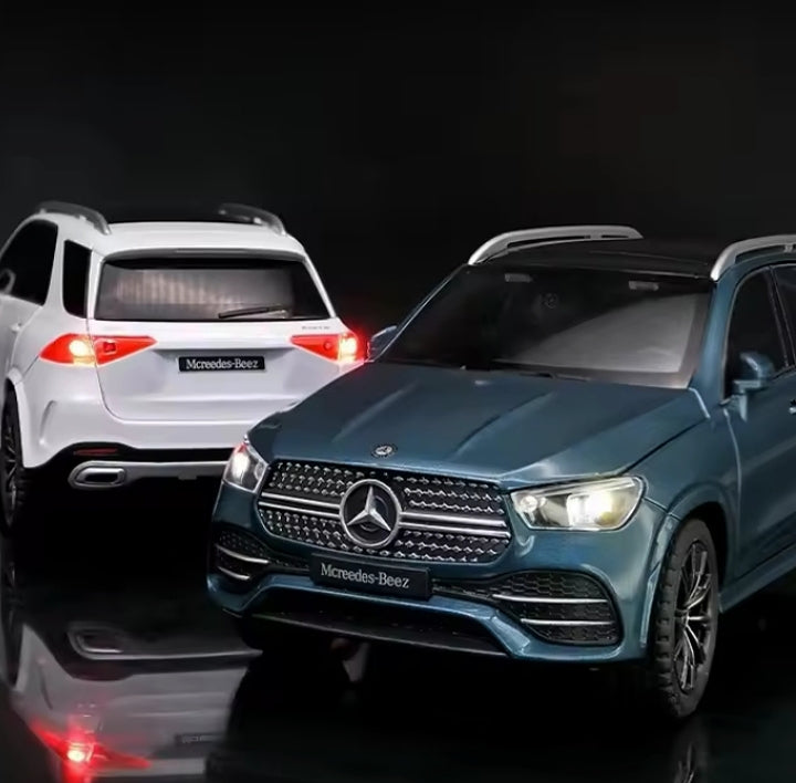 🚗 Mercedes GLS 350 – Metalni model sa svetlosnim i muzičkim efektima