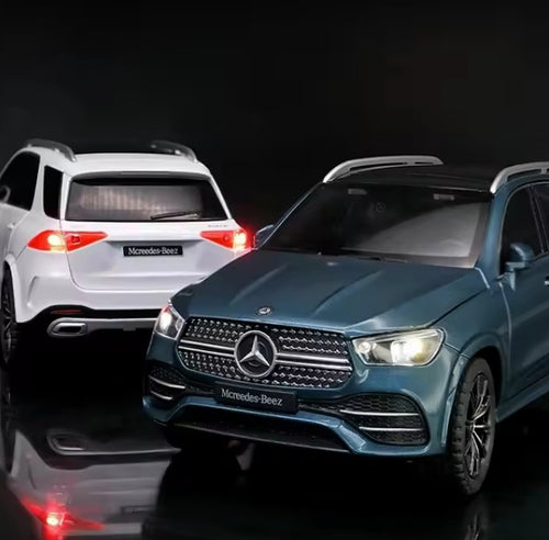 🚗 Mercedes GLS 350 – Metalni model sa svetlosnim i muzičkim efektima