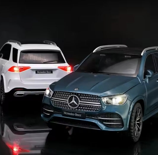 🚗 Mercedes GLS 350 – Metalni model sa svetlosnim i muzičkim efektima