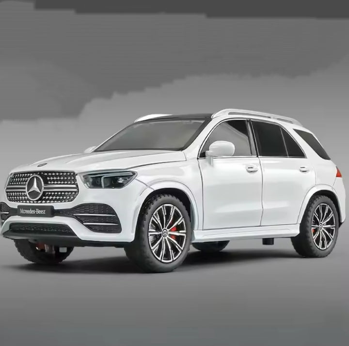 🚗 Mercedes GLS 350 – Metalni model sa svetlosnim i muzičkim efektima