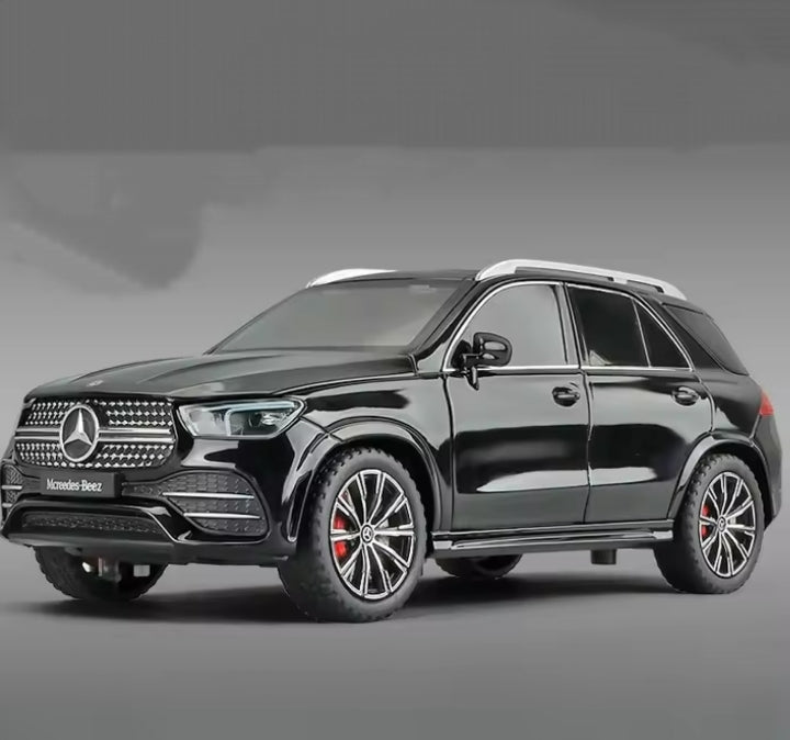 🚗 Mercedes GLS 350 – Metalni model sa svetlosnim i muzičkim efektima