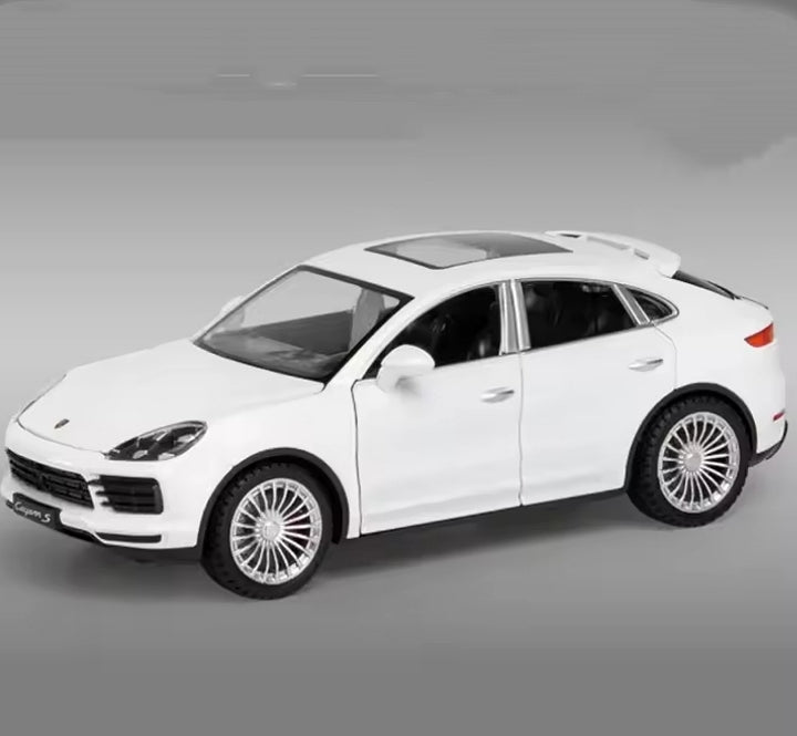 🚘 Porsche Cayenne S 1:24 – Metalni Auto sa Svetlom, Zvukom i Mehanizmom na Potezanje