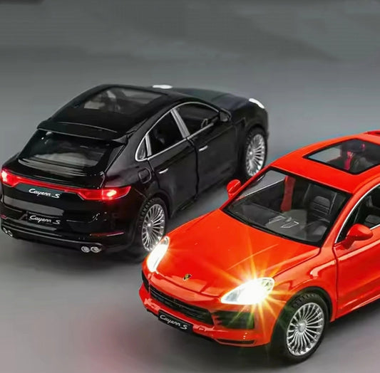 🚘 Porsche Cayenne S 1:24 – Metalni Auto sa Svetlom, Zvukom i Mehanizmom na Potezanje