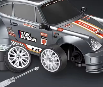 🏁 Porsche Drift Car – moć, stil i adrenalin u jednom RC automobilu!