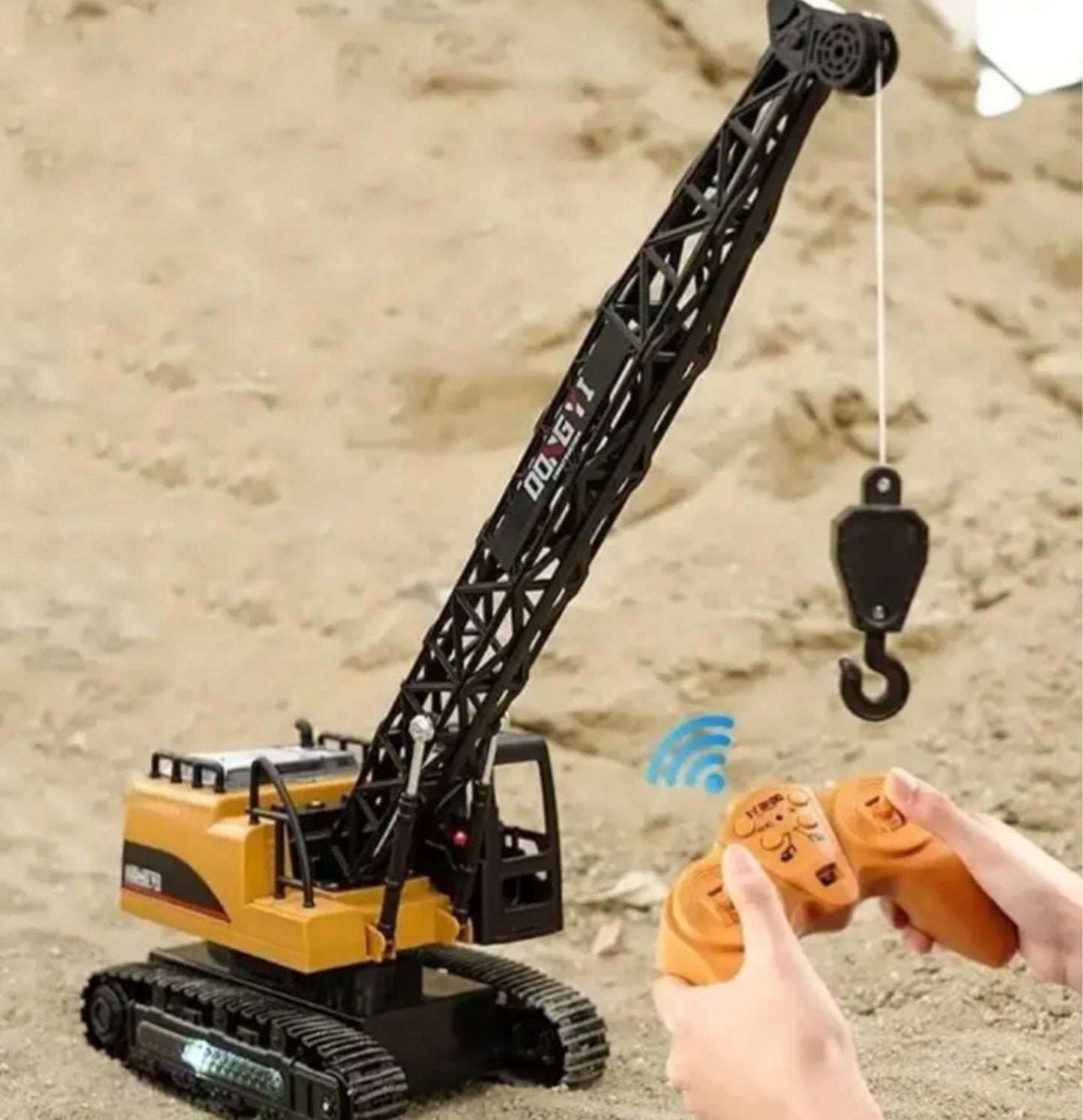 🚧 Građevinski Kran na Daljinsko Upravljanje – 1:12 Skala