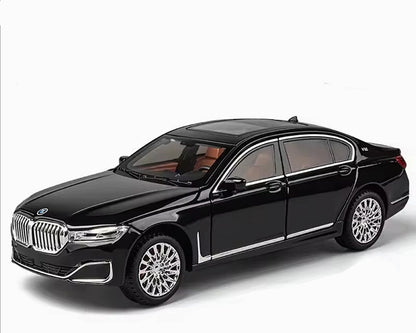 🚘 Luksuzni metalni auto 760Li V12 sa personalizovanim tablicama