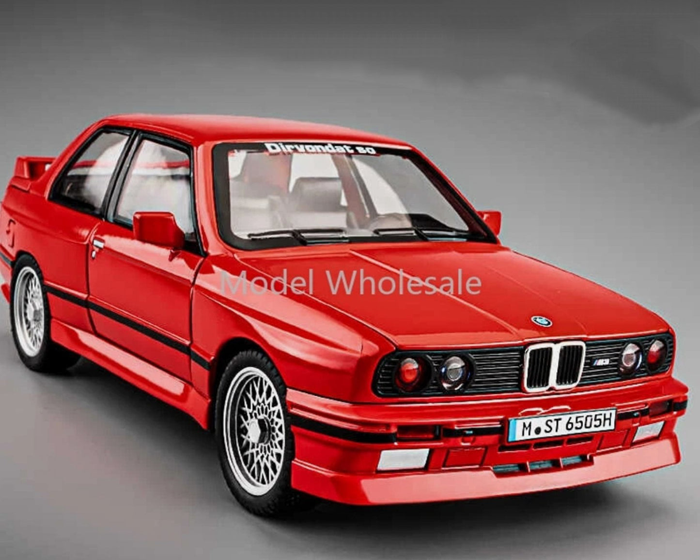 🏁 BMW M3 E30 – full metalan 1:24 sa personalizovanim tablicama