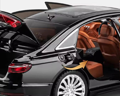 🚘 Audi A8 2024 – Metalna maketa 1:24 sa perosnlizovanim tablicama