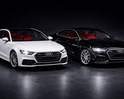 Audi A7 1:24 – Premium metalni model + personalizovane tablice