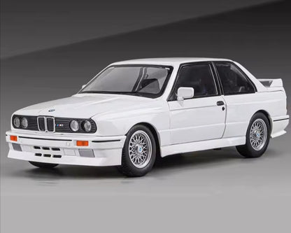🏁 BMW M3 E30 – full metalan 1:24 sa personalizovanim tablicama