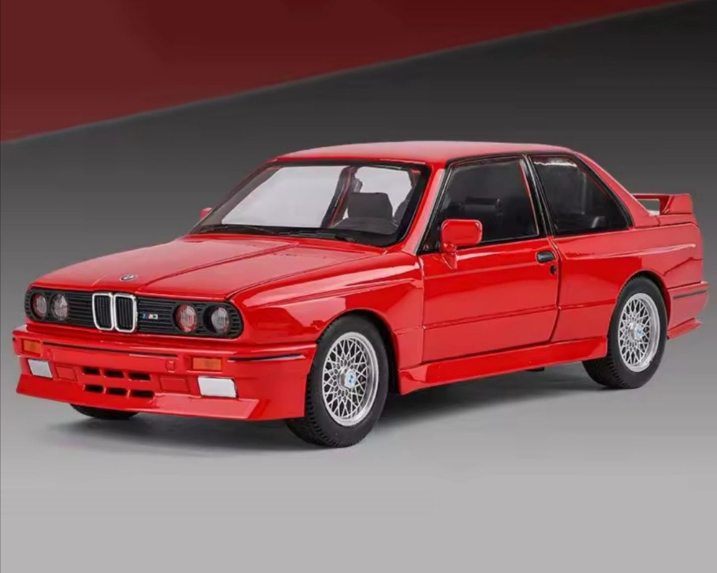 🏁 BMW M3 E30 – full metalan 1:24 sa personalizovanim tablicama