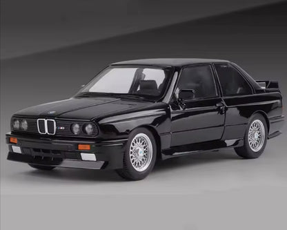 🏁 BMW M3 E30 – full metalan 1:24 sa personalizovanim tablicama
