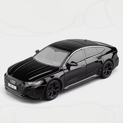 Metalni Audi RS7 1:24 – Svetla, Zvučni Efekti i Personalizovane Tablice